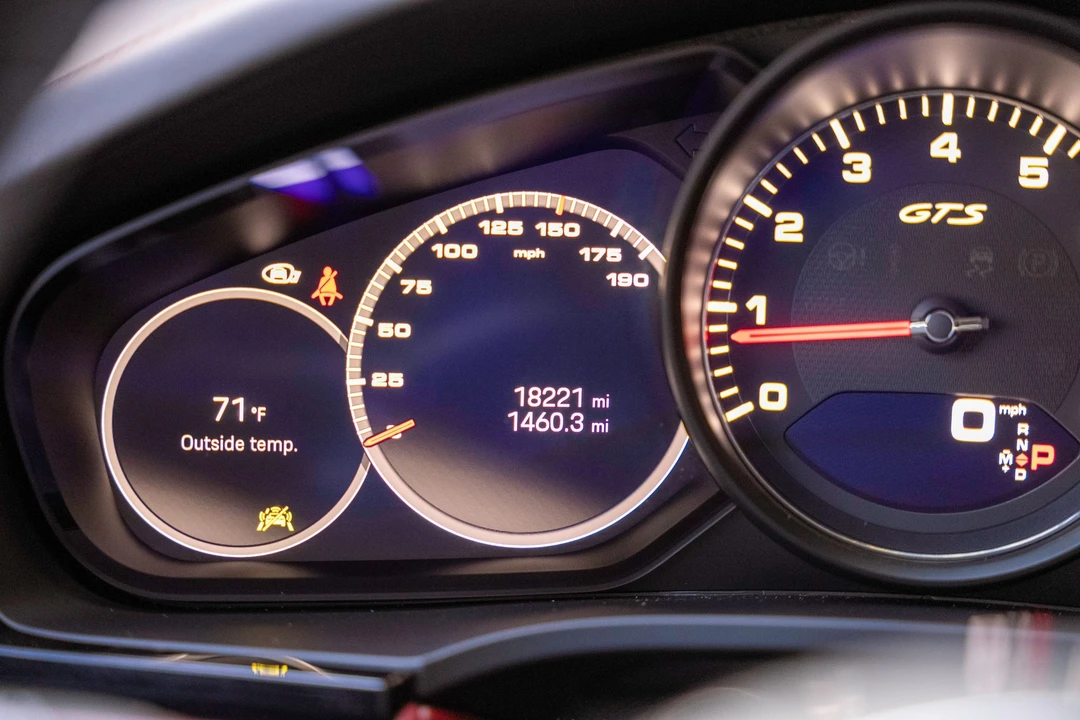 2023 Porsche 9Y0/9Y3 Cayenne GTS - Image 5 of 6