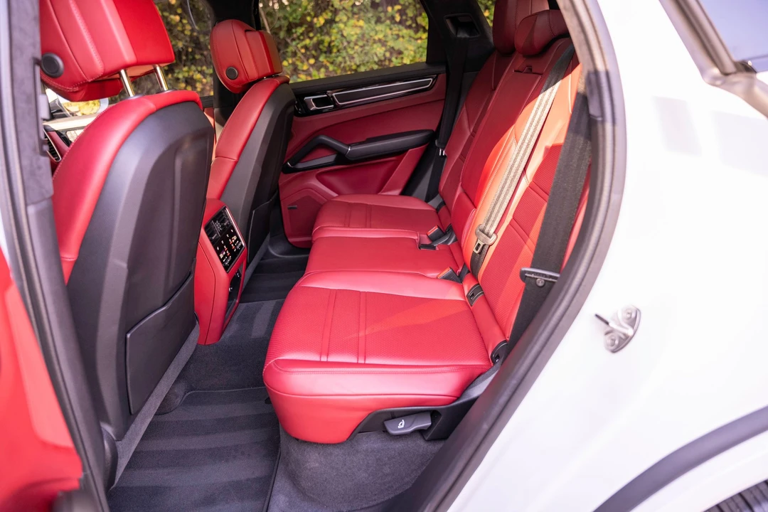 2023 Porsche 9Y0/9Y3 Cayenne GTS - Image 6 of 6