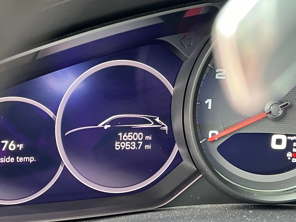 2023 Porsche 9Y0/9Y3 Cayenne GTS - Image 3 of 5