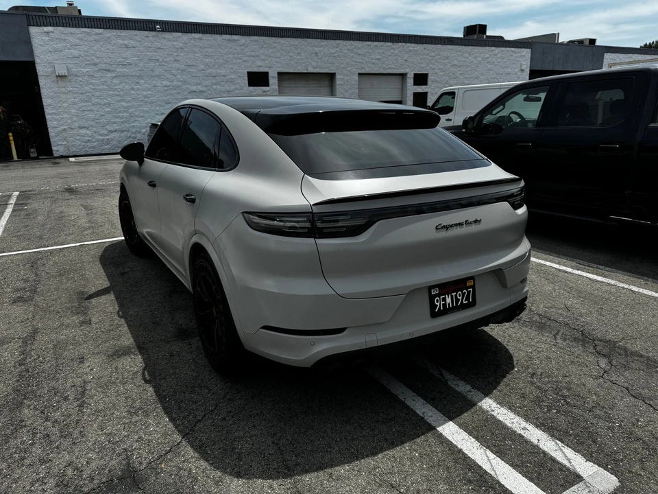 2023 Porsche 9Y0/9Y3 Cayenne Turbo - Image 2 of 6