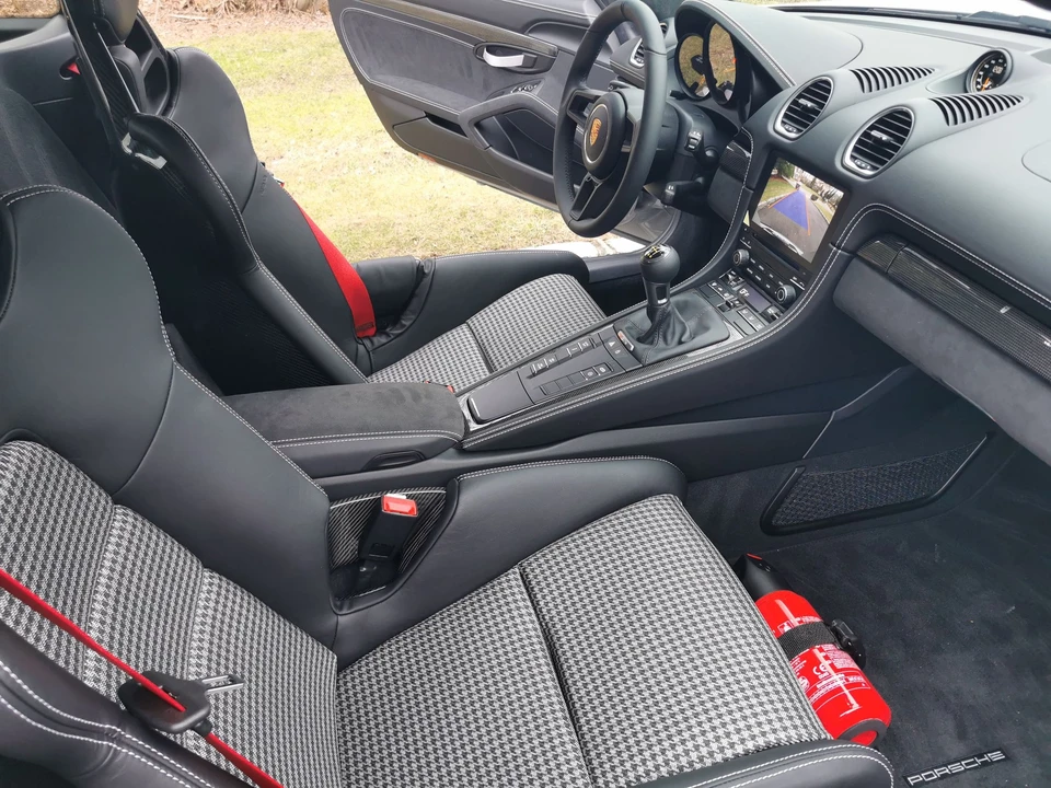 2023 Porsche 718 Cayman GT4 - Image 8 of 11