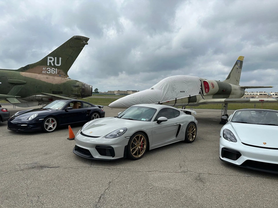 2023 Porsche 718 Cayman GT4 - Image 3 of 11