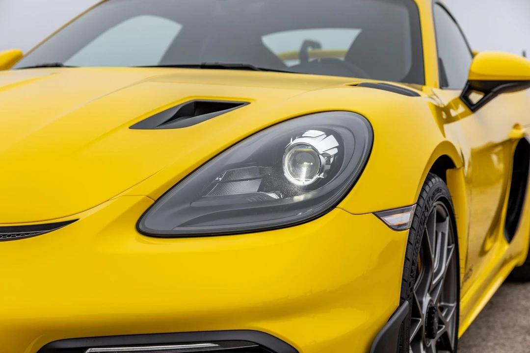 2023 Porsche 718 Cayman GT4 RS - Image 11 of 31