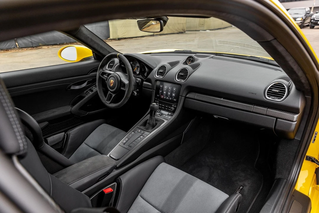 2023 Porsche 718 Cayman GT4 RS - Image 29 of 31