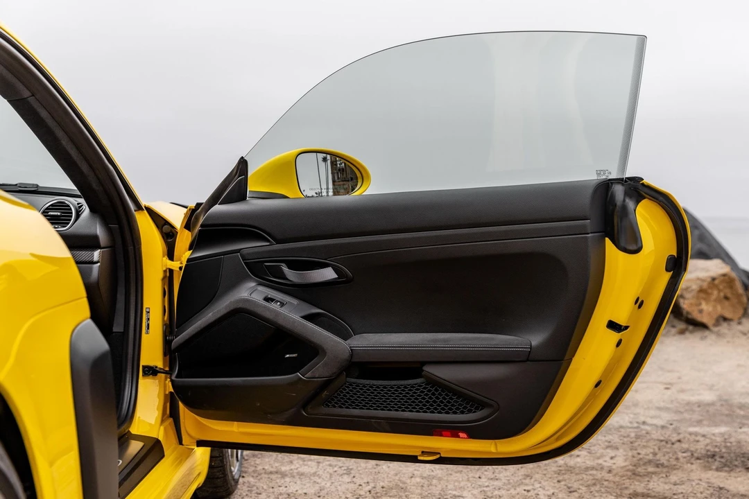 2023 Porsche 718 Cayman GT4 RS - Image 19 of 31