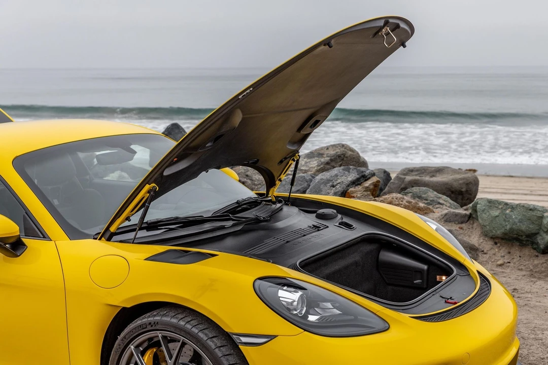 2023 Porsche 718 Cayman GT4 RS - Image 18 of 31