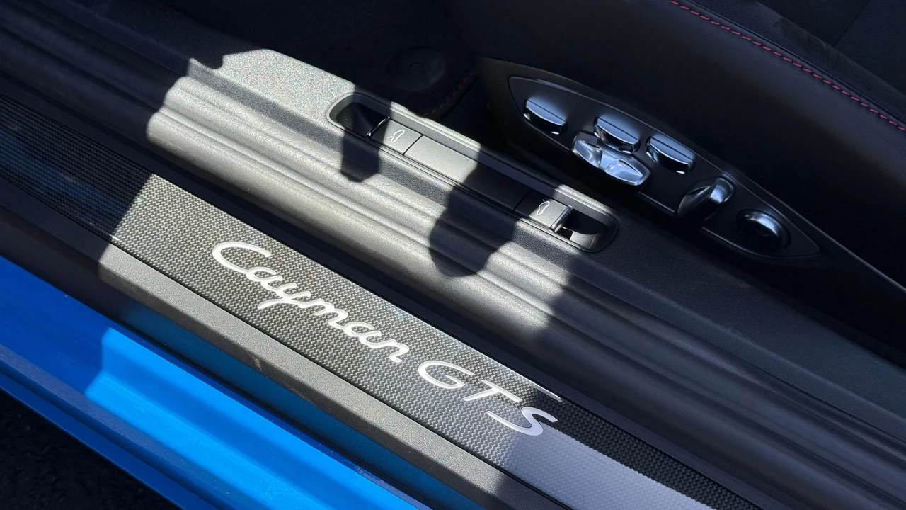 2023 Porsche 718 Cayman GTS 4.0 - Image 21 of 24