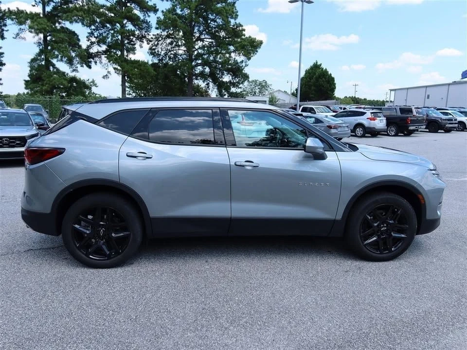 2023 Chevrolet Blazer - Image 2 of 20