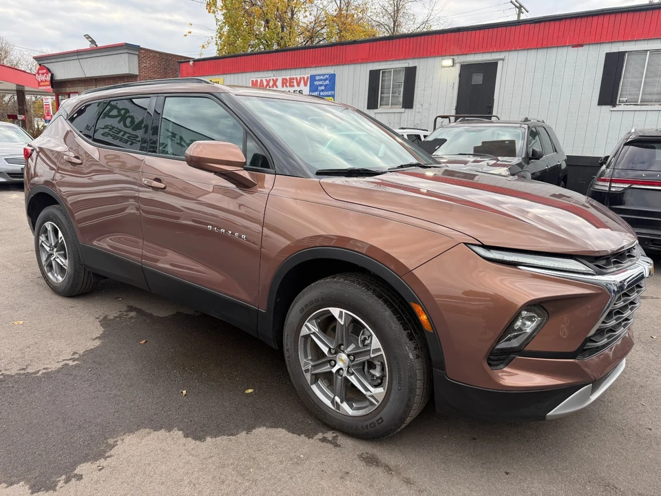 2023 Chevrolet Blazer - Image 2 of 20