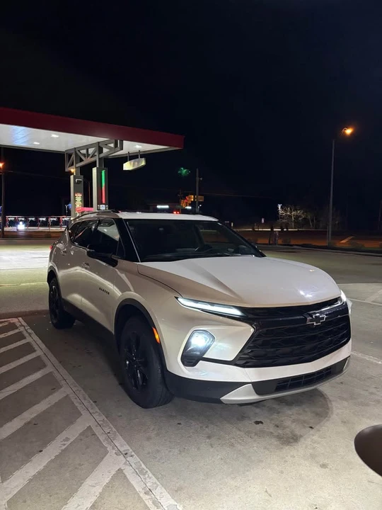 2023 Chevrolet Blazer - Image 2 of 5
