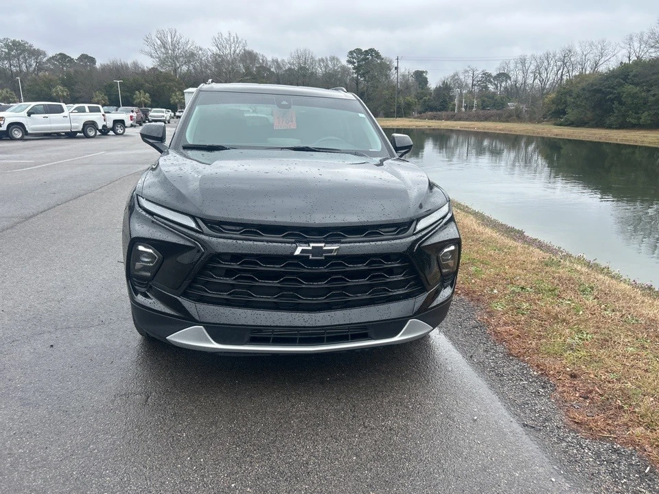 2023 Chevrolet Blazer - Image 2 of 10