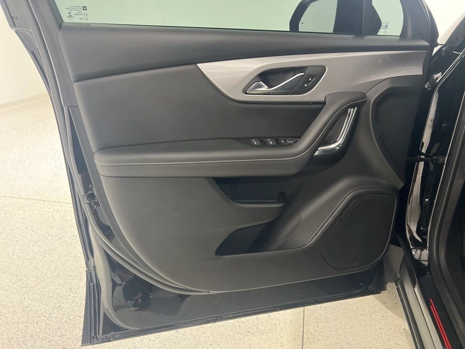 2023 Chevrolet Blazer - Image 18 of 21