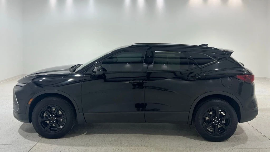 2023 Chevrolet Blazer - Image 2 of 21