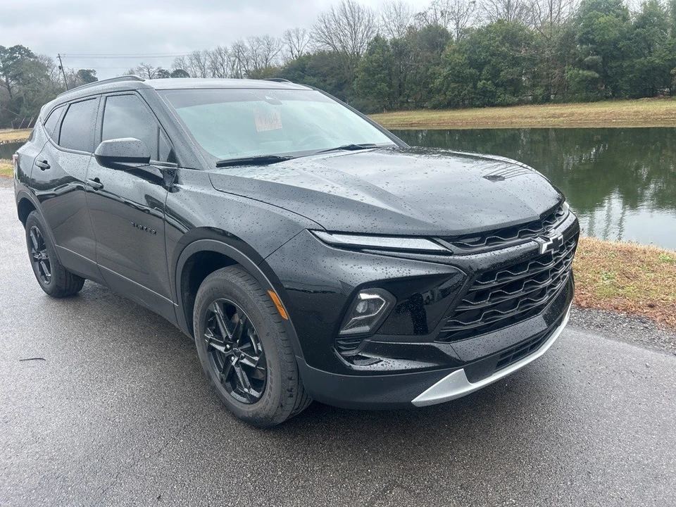 2023 Chevrolet Blazer - Image 3 of 10