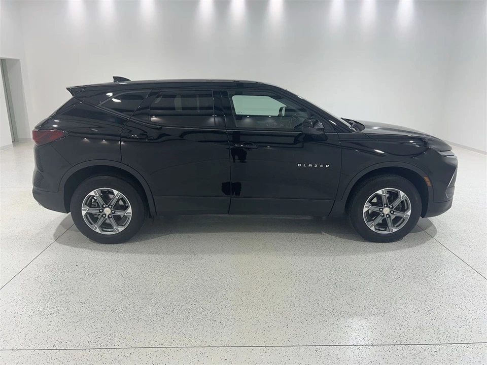2023 Chevrolet Blazer - Image 6 of 12
