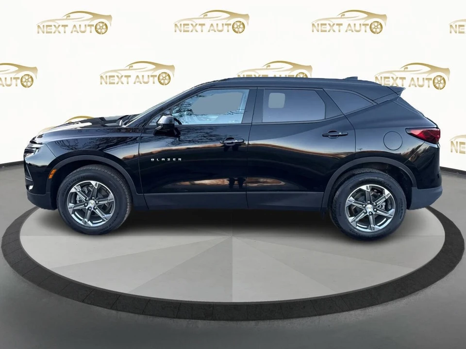 2023 Chevrolet Blazer - Image 2 of 21
