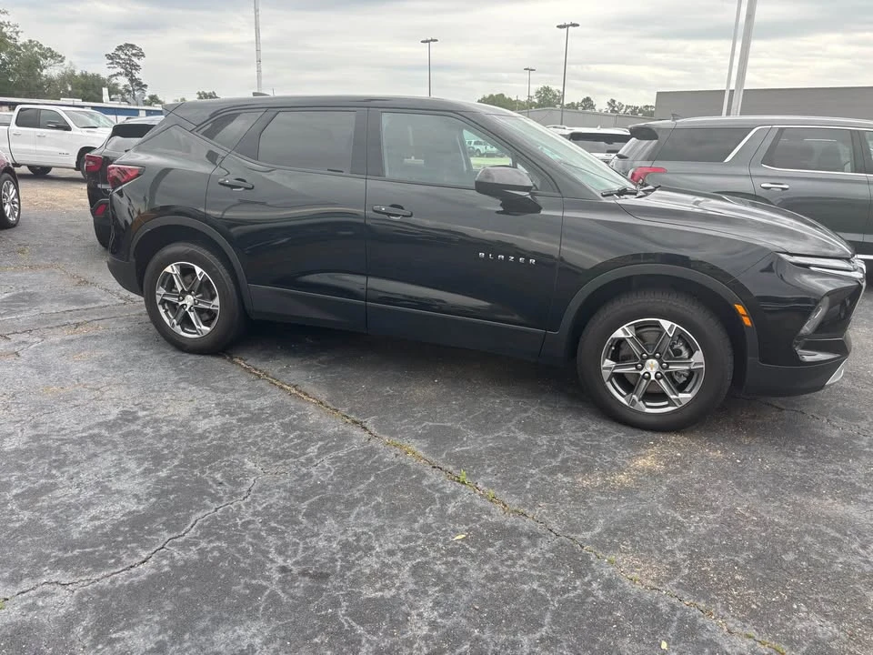 2023 Chevrolet Blazer - Image 5 of 6