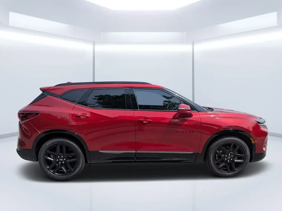 2023 Chevrolet Blazer - Image 2 of 3