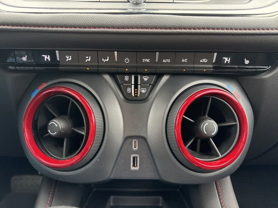 2023 Chevrolet Blazer - Image 20 of 21