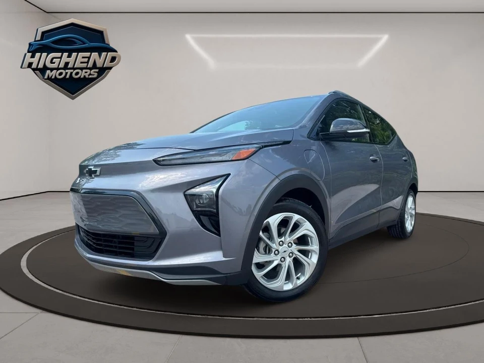 2023 Chevrolet - Image 2 of 31