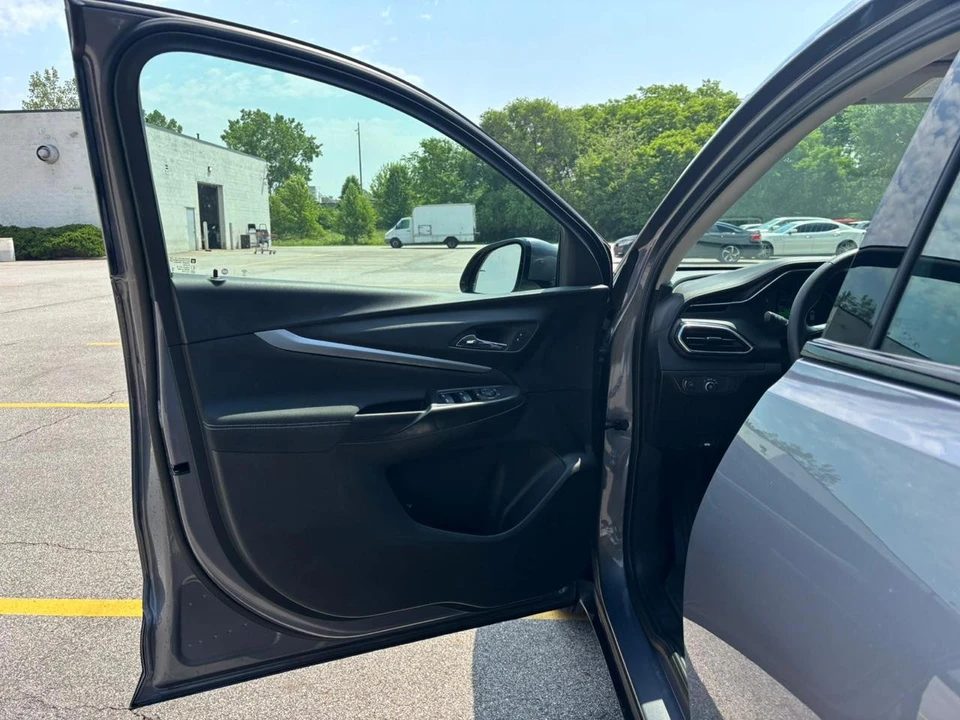 2023 Chevrolet - Image 10 of 31