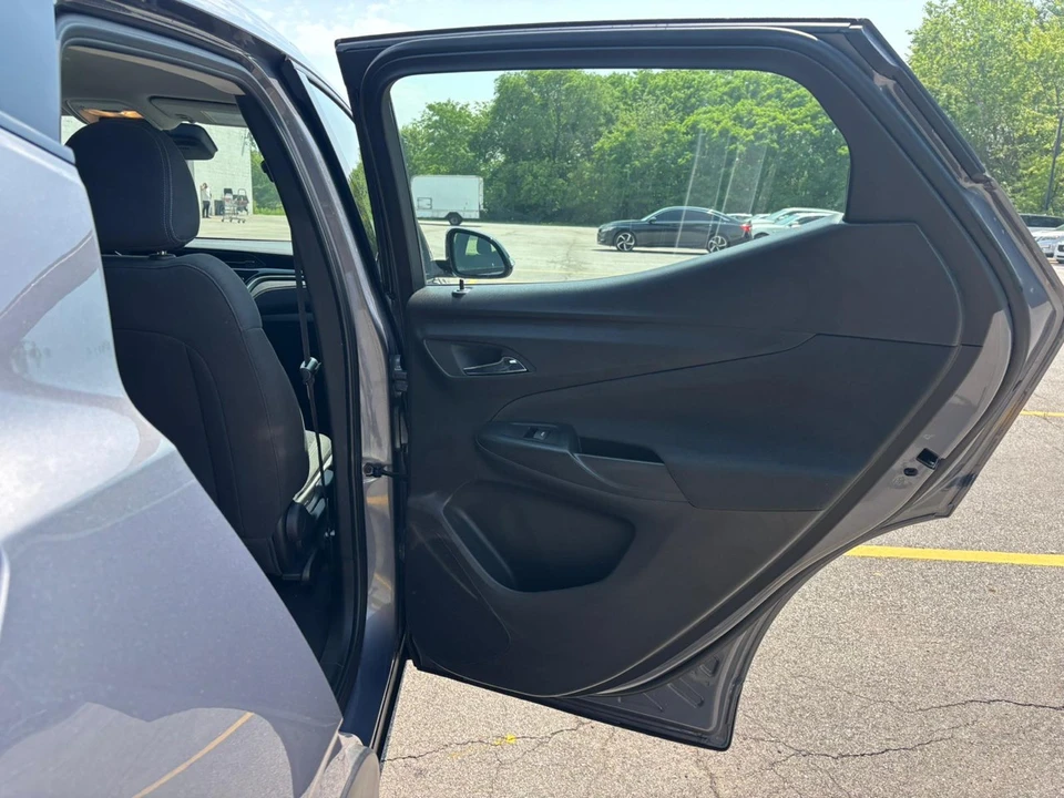 2023 Chevrolet - Image 16 of 21