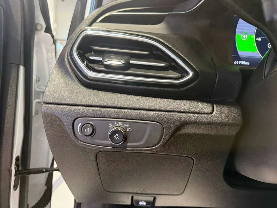 2023 Chevrolet - Image 21 of 31