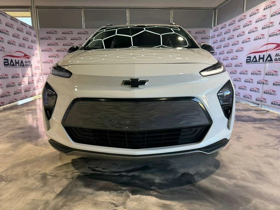 2023 Chevrolet - Image 2 of 31