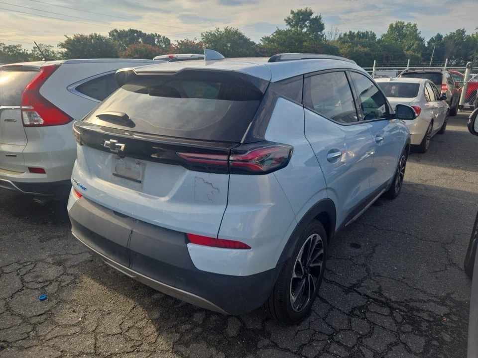 2023 Chevrolet - Image 4 of 6