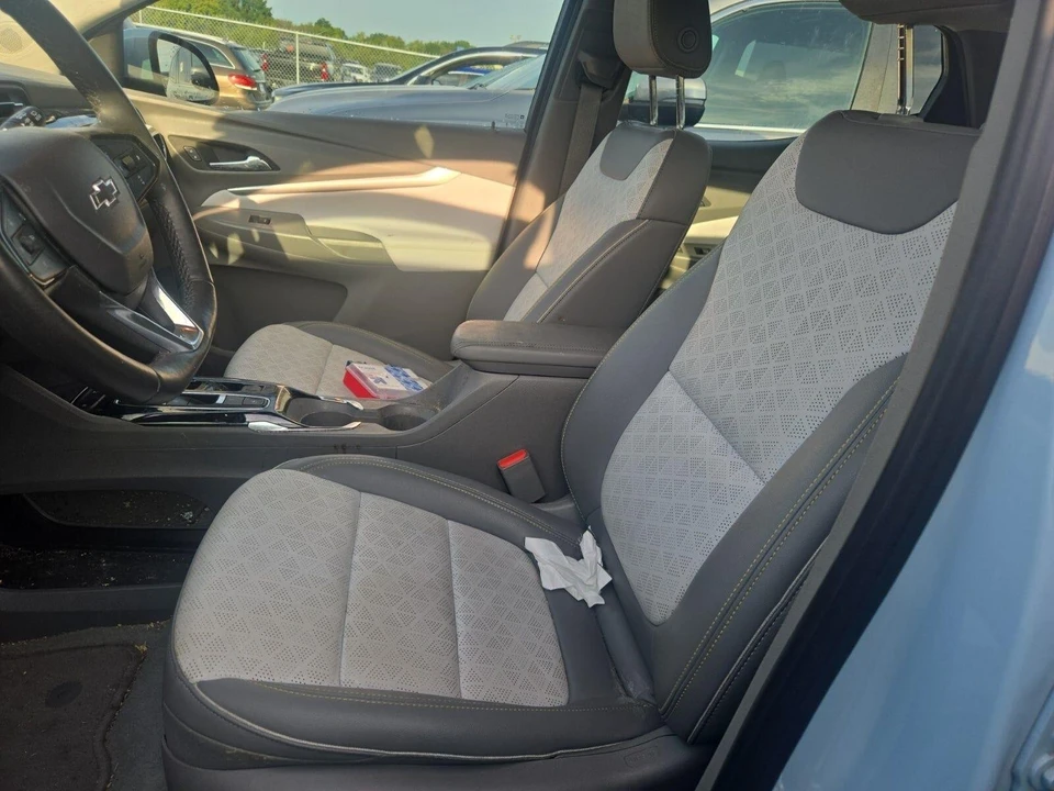 2023 Chevrolet - Image 5 of 6