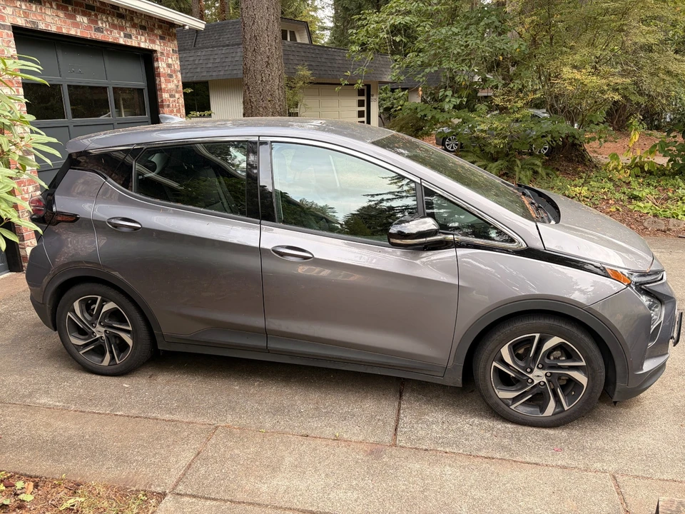 2023 Chevrolet - Image 7 of 8