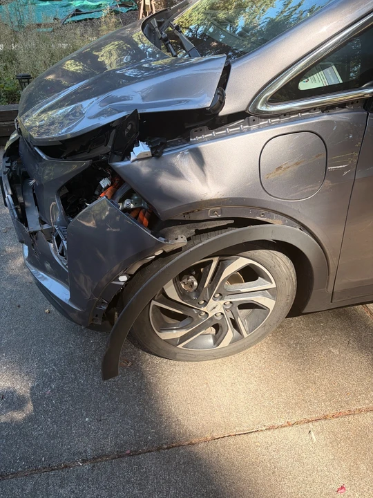 2023 Chevrolet - Image 2 of 8