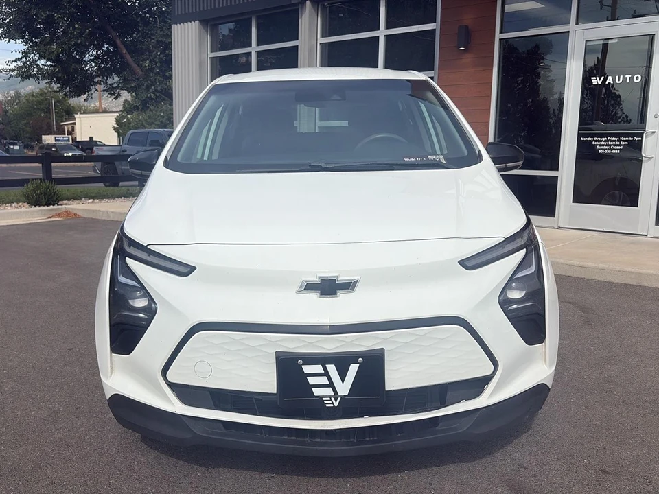 2023 Chevrolet - Image 3 of 12