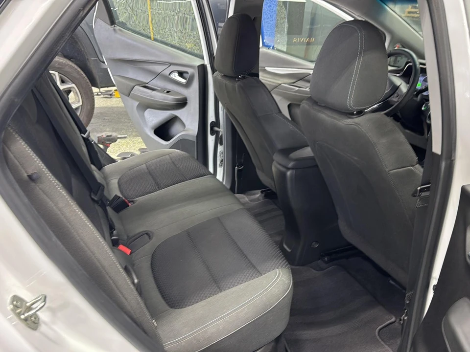 2023 Chevrolet - Image 17 of 18