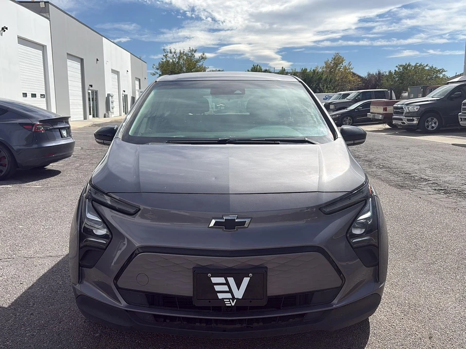 2023 Chevrolet - Image 2 of 10