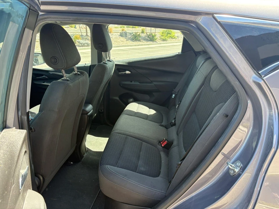 2023 Chevrolet - Image 3 of 3