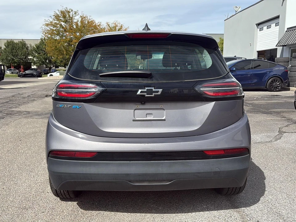 2023 Chevrolet - Image 6 of 10