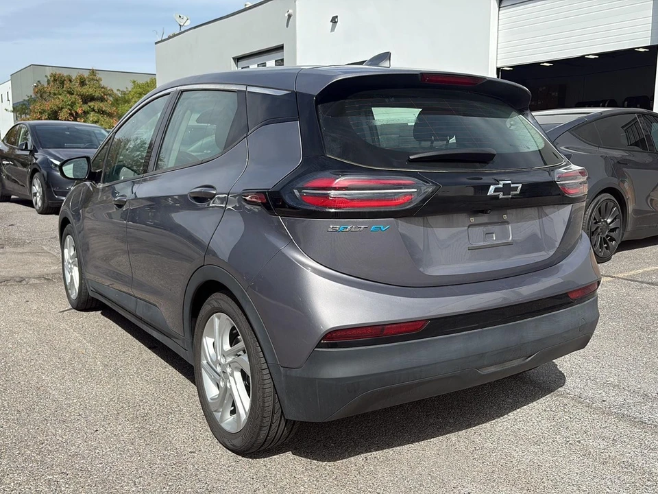 2023 Chevrolet - Image 5 of 10