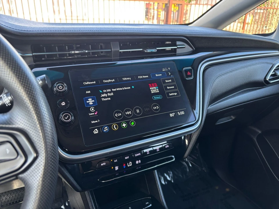 2023 Chevrolet Volt - Image 22 of 31