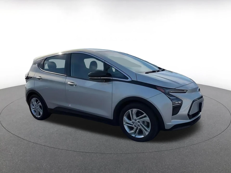 2023 Chevrolet Volt - Image 2 of 31