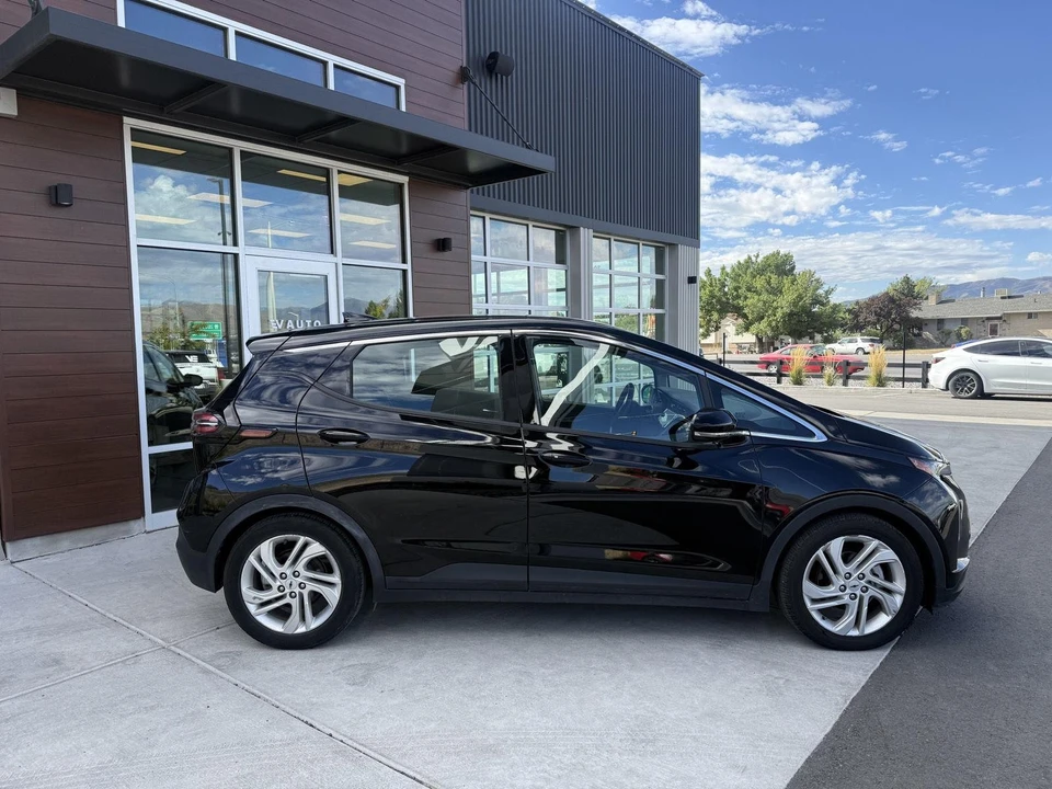 2023 Chevrolet - Image 5 of 7