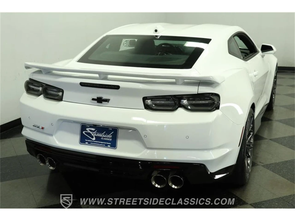2023 Chevrolet Camaro 6th Gen - Image 10 of 31