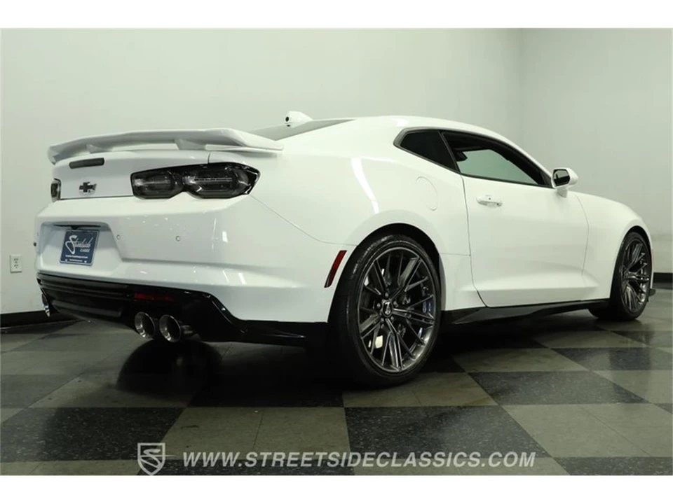 2023 Chevrolet Camaro 6th Gen - Image 26 of 31