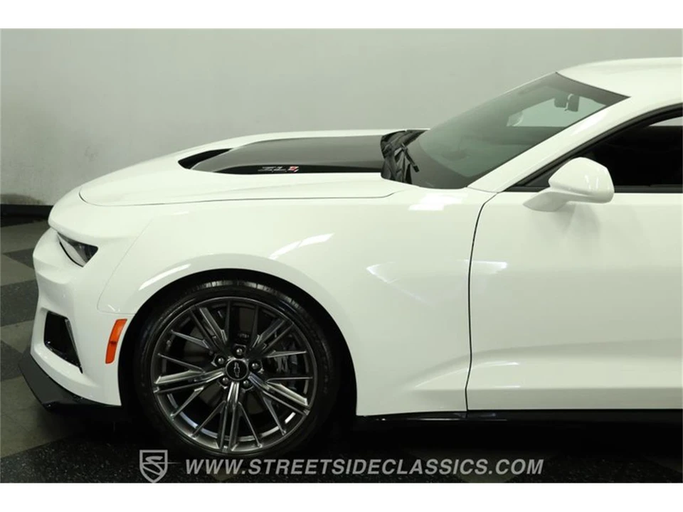 2023 Chevrolet Camaro 6th Gen - Image 23 of 31