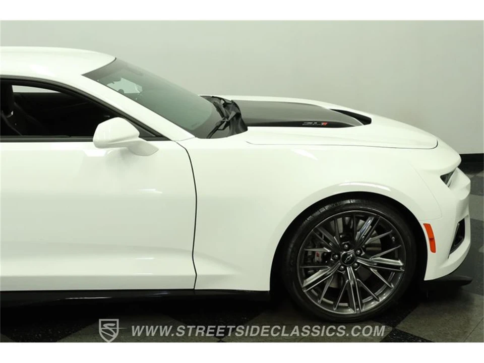 2023 Chevrolet Camaro 6th Gen - Image 29 of 31