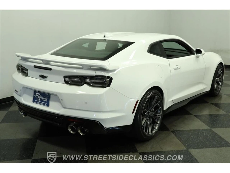 2023 Chevrolet Camaro 6th Gen - Image 11 of 31