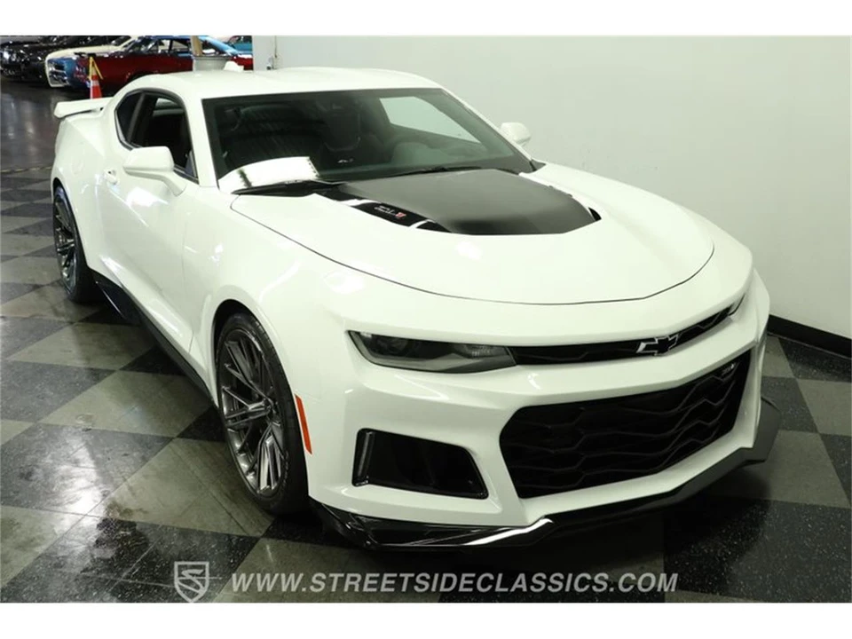 2023 Chevrolet Camaro 6th Gen - Image 15 of 31