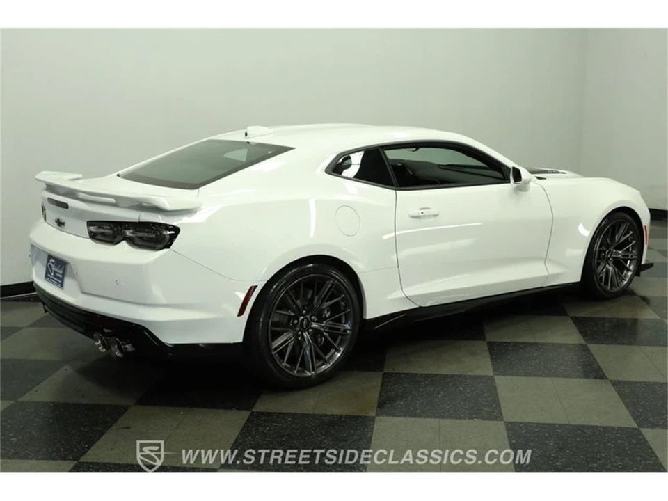 2023 Chevrolet Camaro 6th Gen - Image 12 of 31