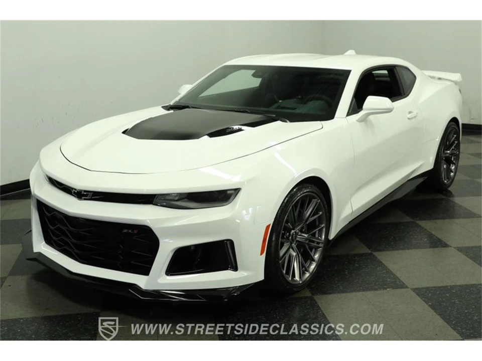 2023 Chevrolet Camaro 6th Gen - Image 18 of 31