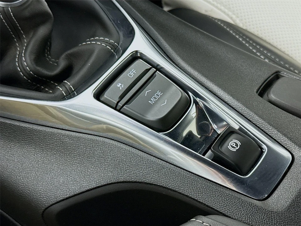 2023 Chevrolet Camaro 6th Gen - Image 13 of 31